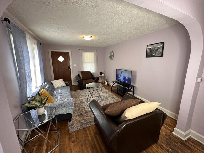 Building Photo - 115 S Elder Ave