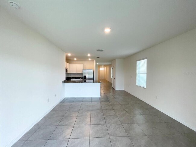 Building Photo - 35759 Sunflower Hl Dr