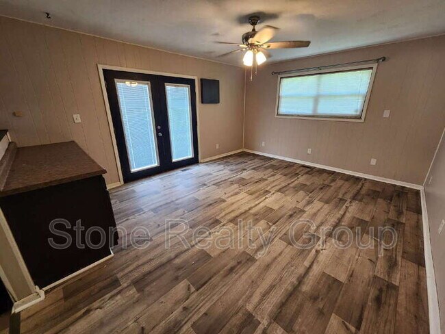 Building Photo - 2401 E Harlan Dr