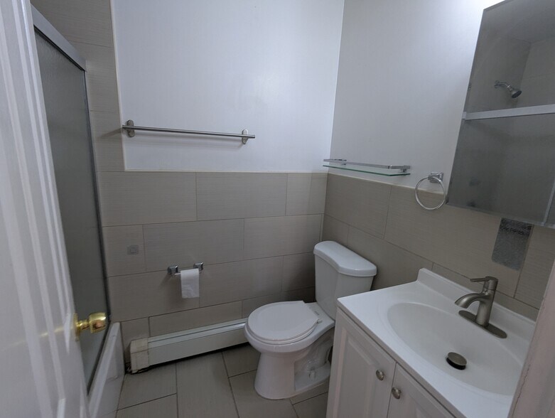 Building Photo - 437 2nd St