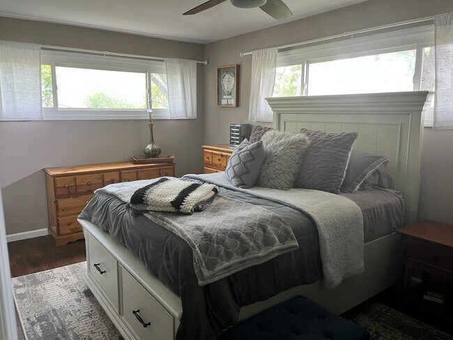 Building Photo - Charming 3BR/2BA one-level house