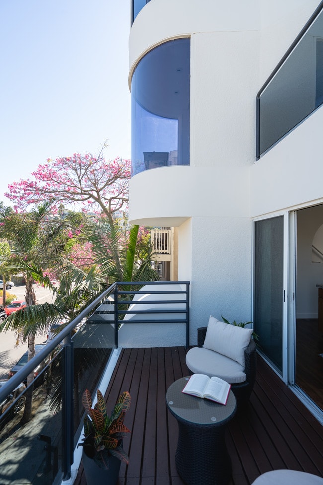 Building Photo - 6672 Vista Del Mar