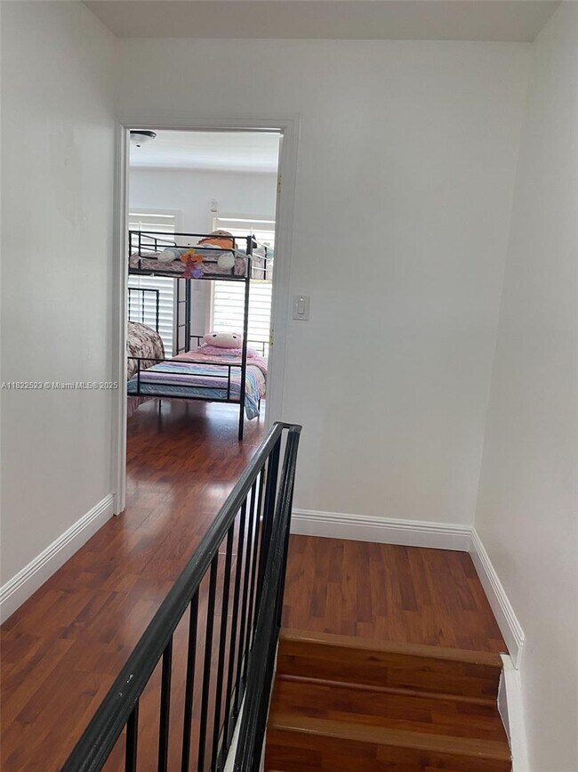 Building Photo - 8350 SW 154th Ave