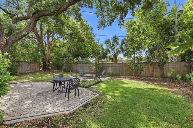 Building Photo - 2518 Weber St