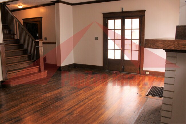 Building Photo - 1331 Amherst Pl