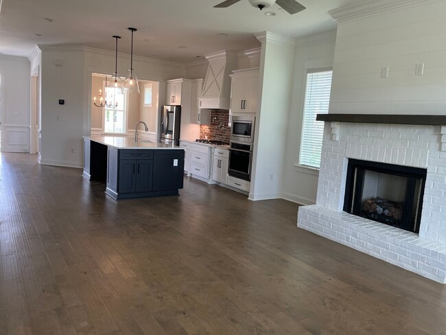 Building Photo - 204 Arcadian Wy