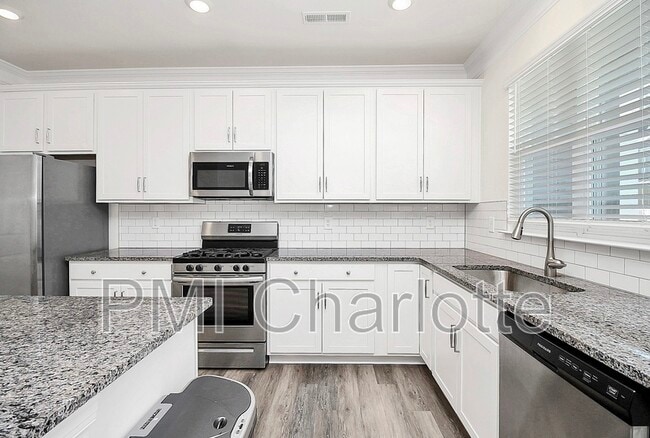 Building Photo - 10436 Glenmere Crk Cir