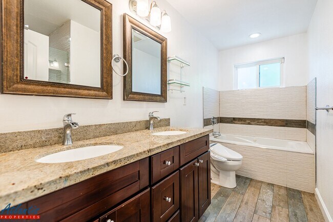 Building Photo - Beautiful Home | Premium Finishes | Desira...