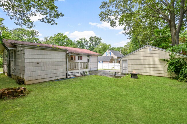 Building Photo - 198 Macon Dr