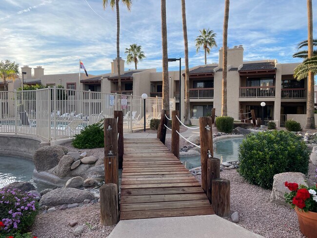 Building Photo - $1,550 2-3 Bedroom For Lease With Community Heated Pool & Spa in 85207!