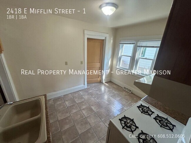 Building Photo - 2418 E Mifflin St