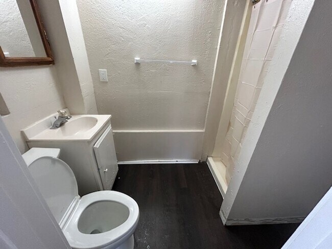 Building Photo - 340 8th St