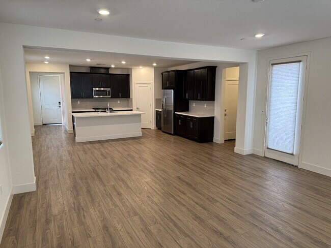 Building Photo - Beautiful 4 Bedroom, 3 Bath Home with Solar in Highly Desired Tracy Hills Community