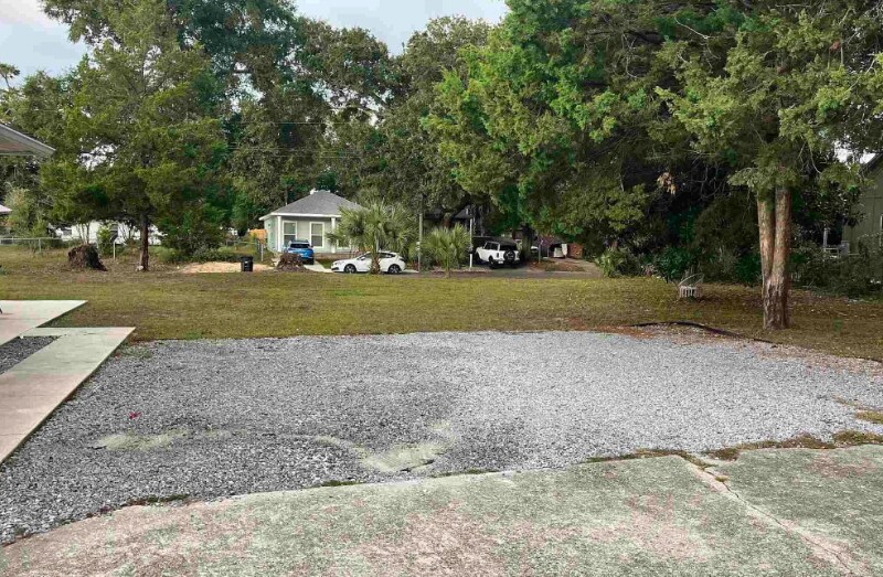 Building Photo - 814 W Gonzalez St