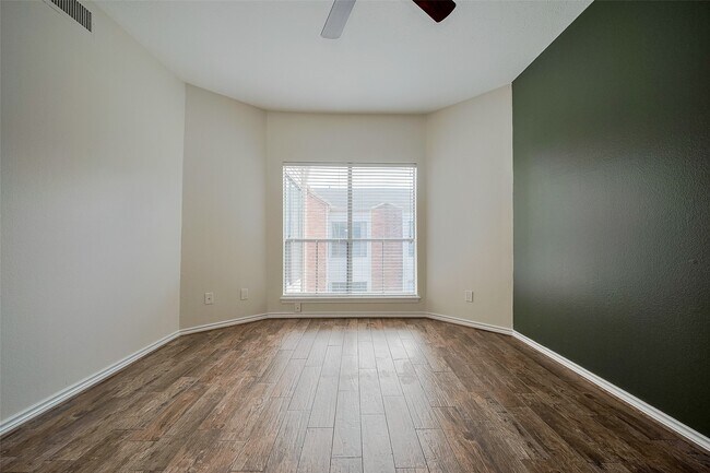 Building Photo - 10176 Oakberry St