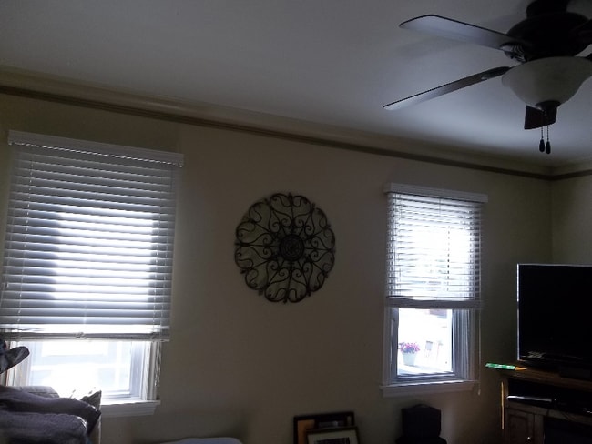 Building Photo - 212 7th St