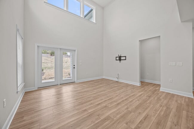 Building Photo - 2561 Legrande Way