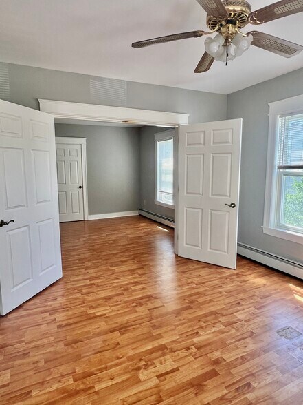 Building Photo - 273 Belmont St