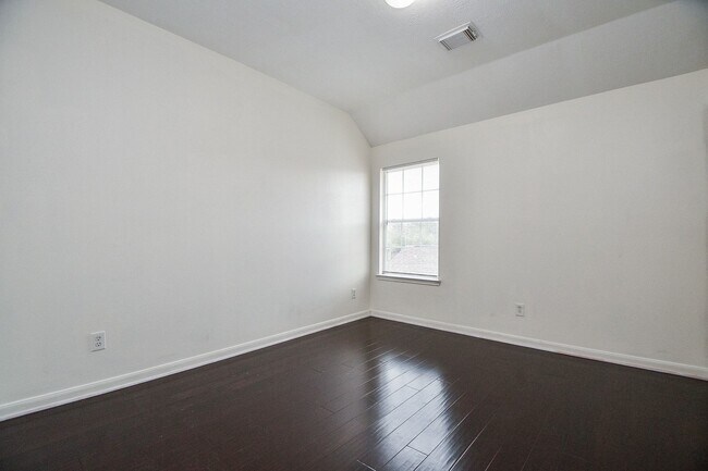 Building Photo - 9641 Weldridge Dr