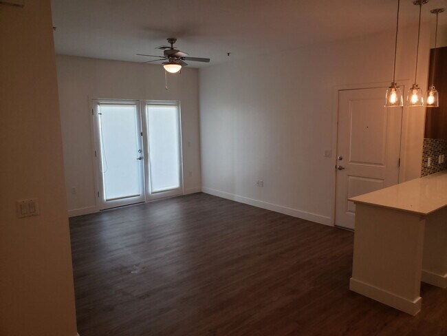 Building Photo - 8053 E Thomas Rd