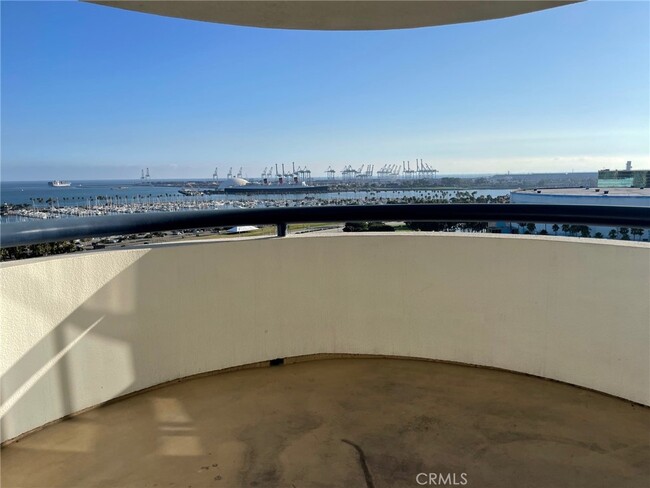 Building Photo - 525 E Seaside Way