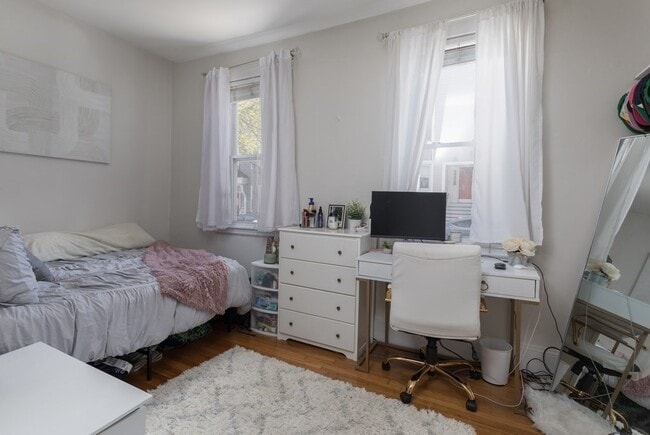 Building Photo - 69 I St