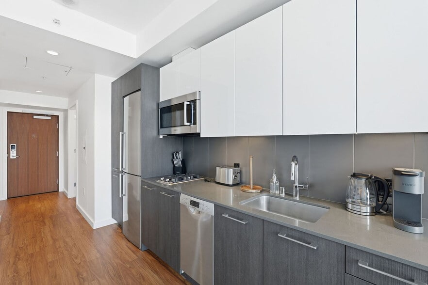 Building Photo - 399 Fremont St