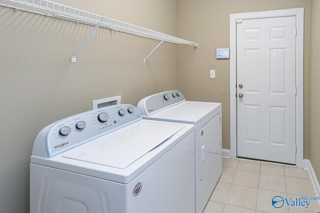Building Photo - 8821 Belle Mor Dr NW