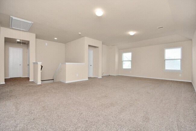 Building Photo - 3210 Aldridge Dr
