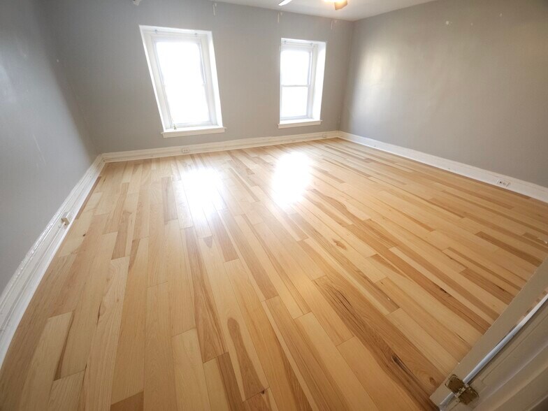 Building Photo - 214 Hermitage St