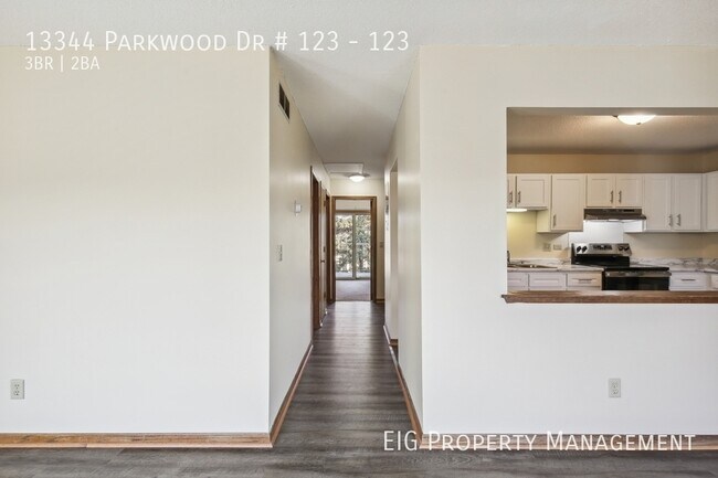 Building Photo - 13344 Parkwood Dr