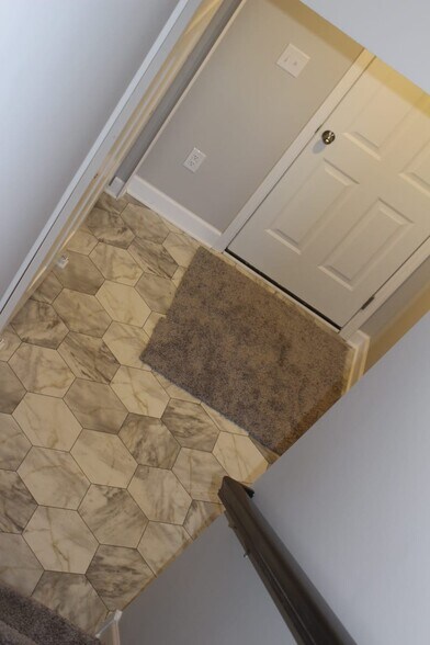 Mudroom - 7558 38th St N