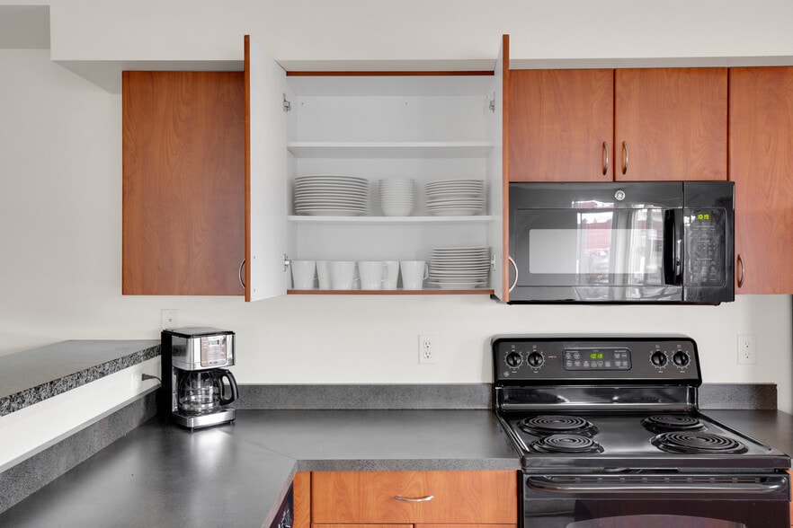 Building Photo - 10410 NE 2nd St