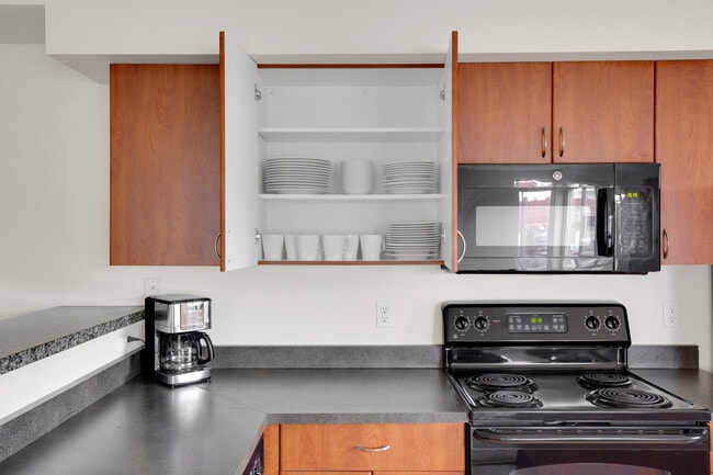 Building Photo - 10410 NE 2nd St