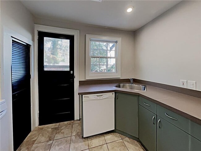 Building Photo - 1539 N Morningside Dr NE