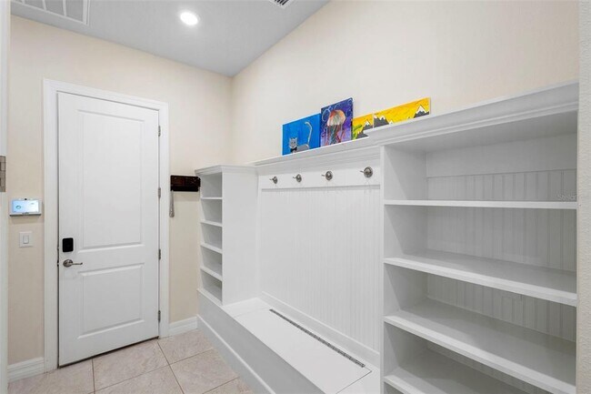 Building Photo - 8000 Leaf Grv Cir