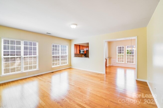 Building Photo - 2018 Sweetleaf Dr