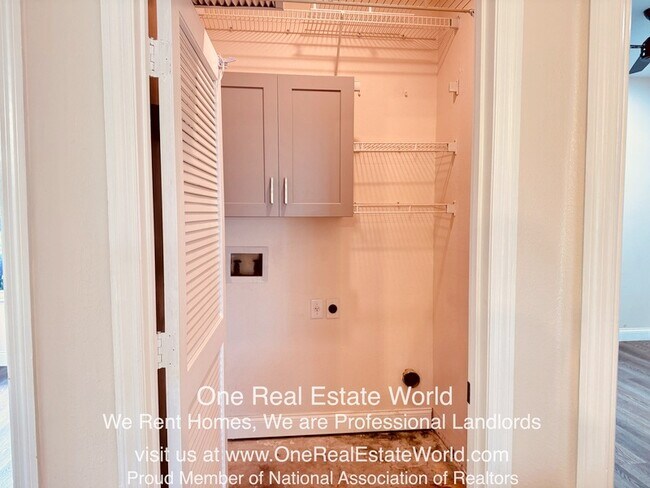 Building Photo - 13507 Summerton Dr