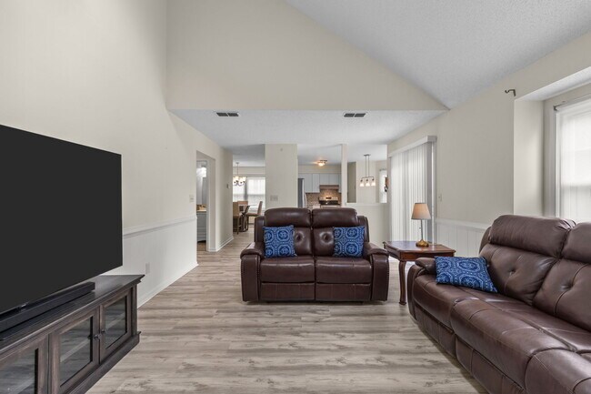 Building Photo - 1315 Copper Stone Cir
