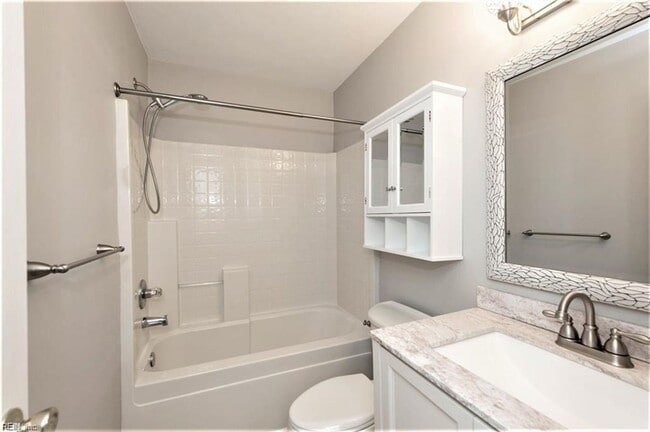 Building Photo - 176 White Cedar Ln