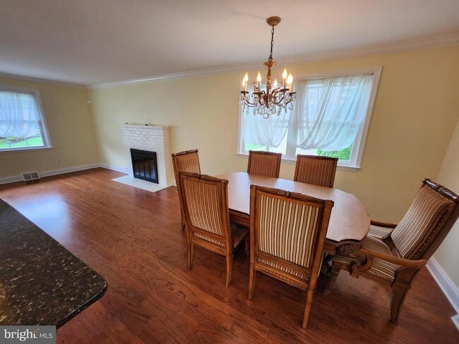Building Photo - 2622 Boxwood Dr