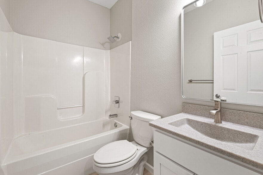 Building Photo - 1118 Bertrand St