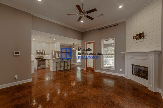 Building Photo - 3 Bed/2 Bath Home in Greenfield Station!!