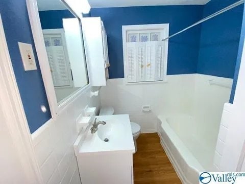 Building Photo - 1000 Longwood Dr SE