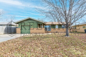 Building Photo - 3240 S Custer Ave