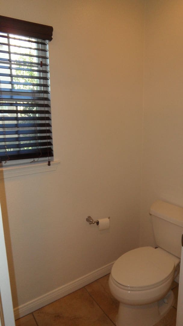 Building Photo - 3BR 2.5 BA 2 Story Home with 2 Car Garage