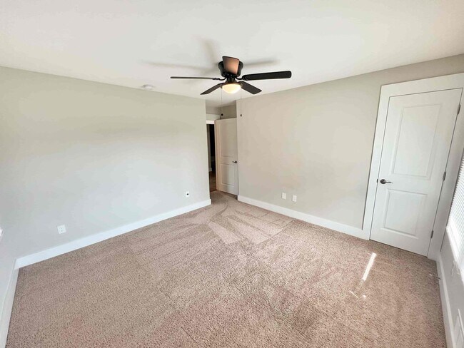 Building Photo - Completely Renovated 3 BR/3 BA Ranch with ...