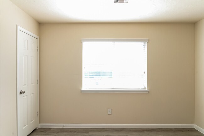 Building Photo - 12322 Dona Lane