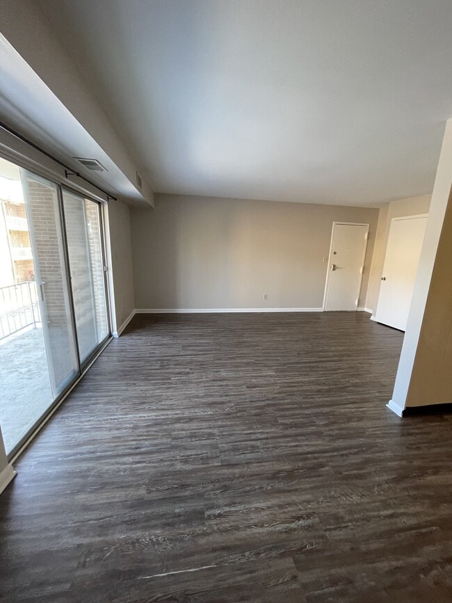 Building Photo - 1022 Adams Ave