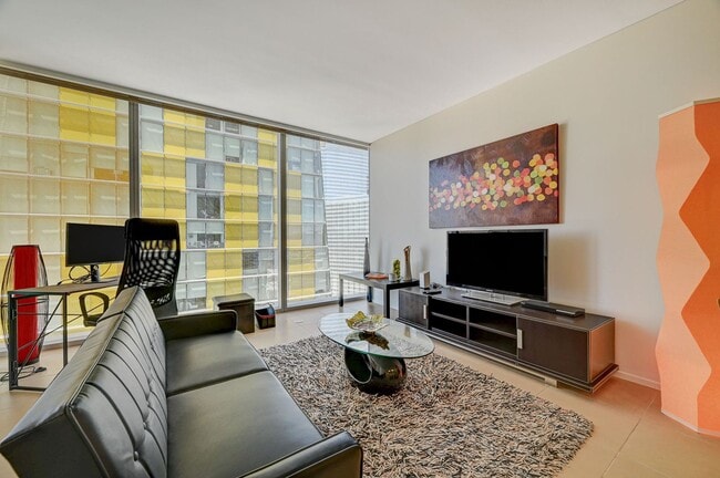 Building Photo - Veer Towers 2010E- Stunning Strip/City Views from this 1bd/1ba, Fully Furnished Residence